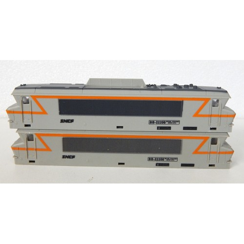 ref 17266 FOBBI LOT DE 2 CAISSES DE LOCOMOTIVE BB 22200 HO BON ETAT