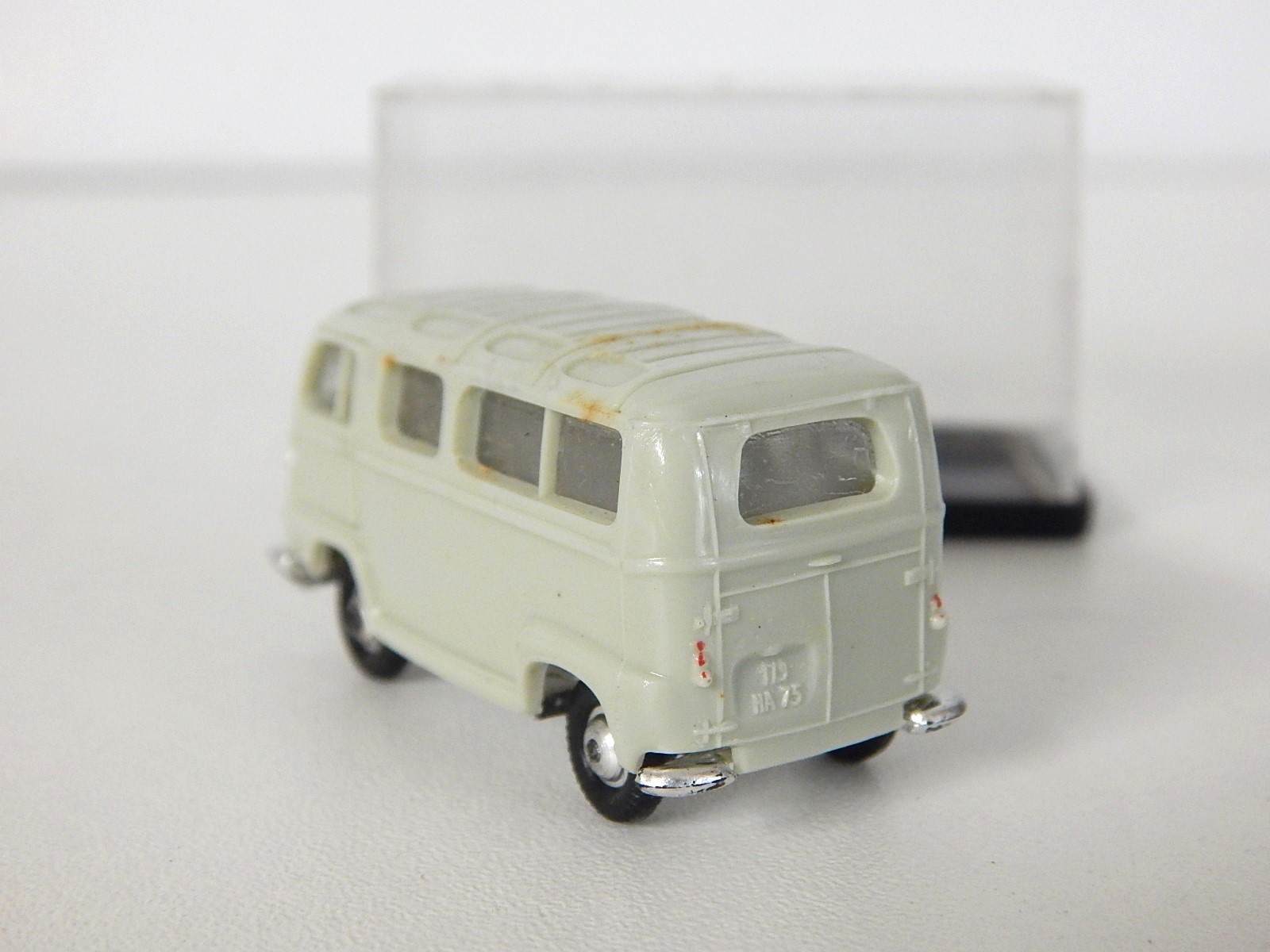 Lot De 2 Miniatures Norev 1/86 - Renault 4 (dont Une En Métal) - Occasion