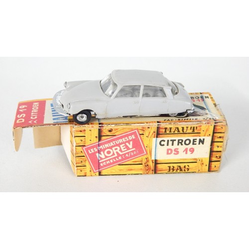 MICRO NOREV CITROEN DS 19 GRISE 1/86 HO BON ETAT EN BOITE
