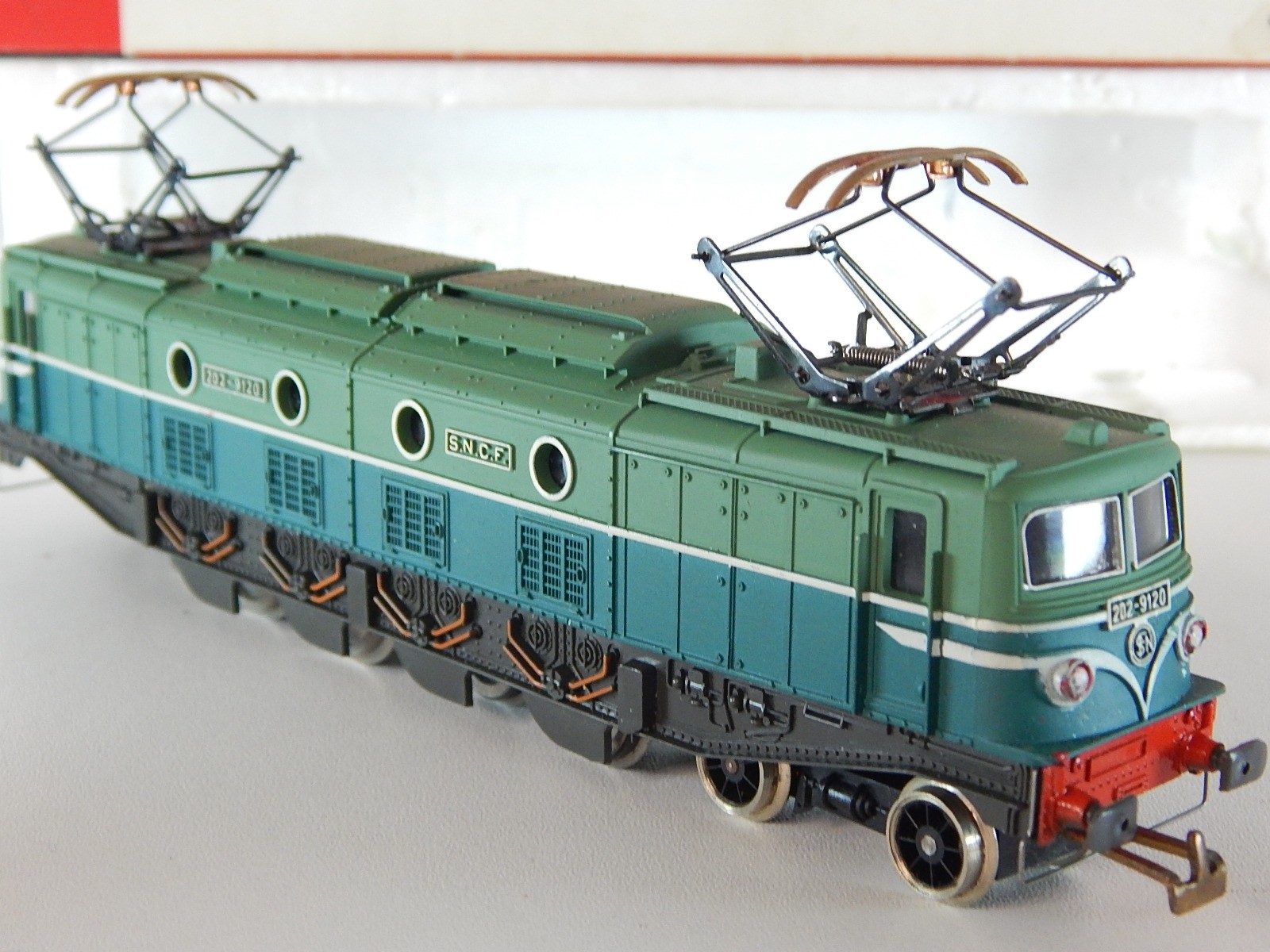REF 8592 JOUEF LOCOMOTIVE 2D2 9120 ETAT NEUVE EN BOITE ROUGE HO - C...