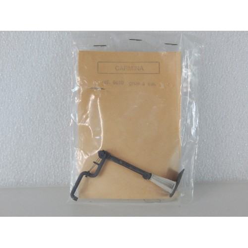 REF 6010 CAMINA GRUE A EAU EN METAL BON ETAT HO