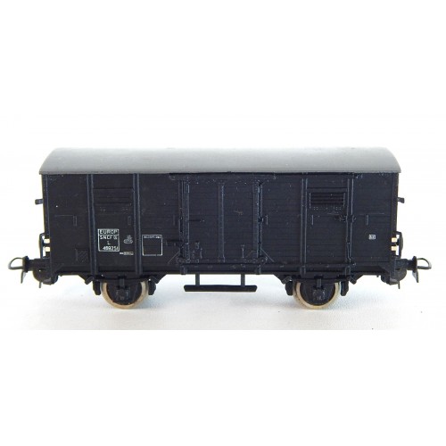 PIKO WAGON COUVERT MARRON A ESSIEUX TOIT GRIS EUROPE SNCF SANS BOITE HO
